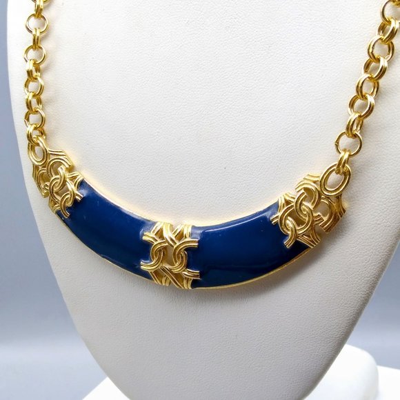Vintage Avon Royal Crescent Necklace, Chic Gold Tone Rolo Chain Choker with Blue - Picture 3 of 4